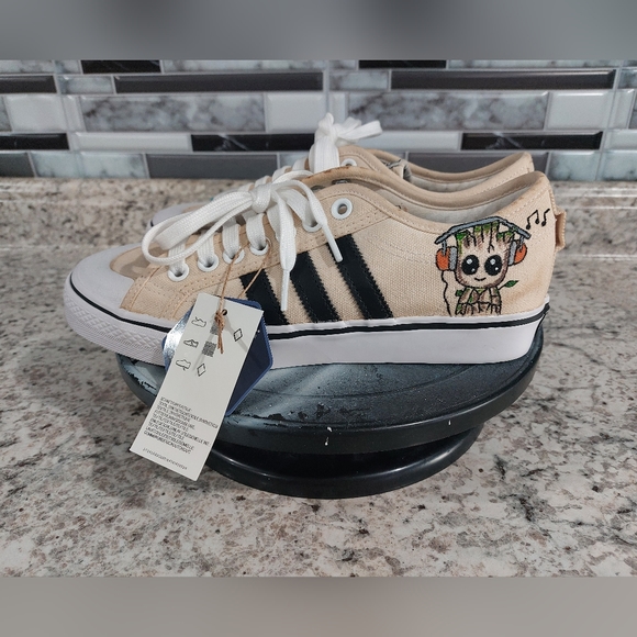 Addidas customs, baby groot size 8 mens/ 9.5 women's - Picture 3 of 4